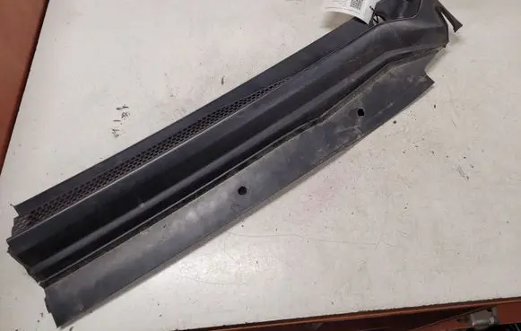 Citroen C4 I Picasso Wiper trim 9687793577