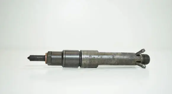 Audi A4 S4 B5 8D Fuel injector 028130201T