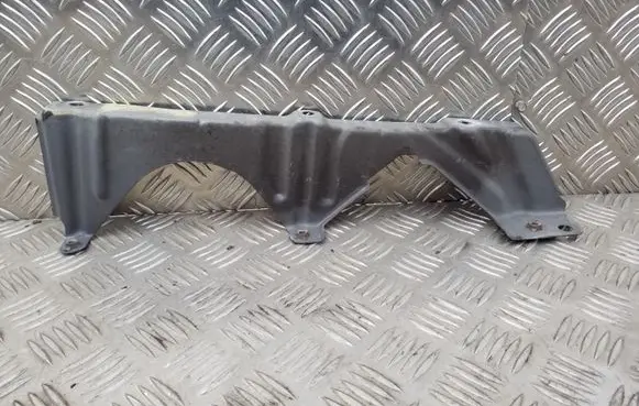 Fender mounting bracket