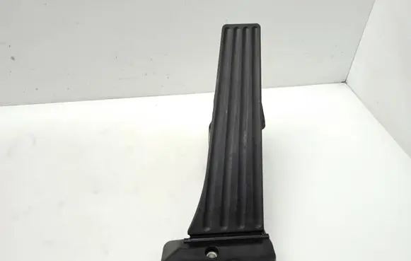 BMW 1 F20 F21 Accelerator throttle pedal 35426853175 6853175 6pv01043533