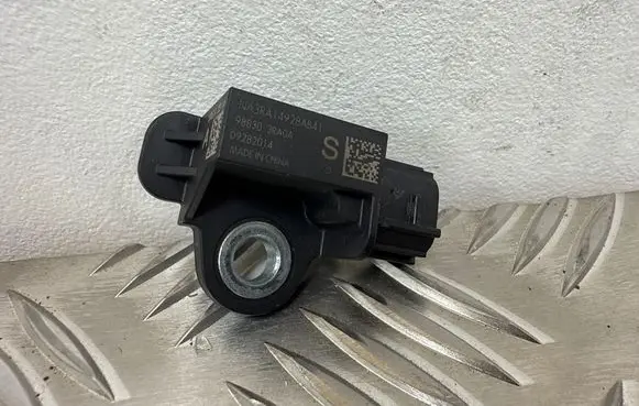 Nissan Qashqai Airbag deployment crash/impact sensor 988303RA0A 09282014