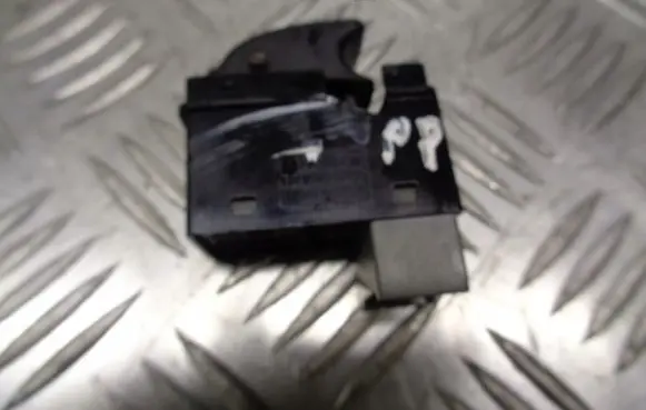 Chevrolet Lacetti Quarter vent window switch 