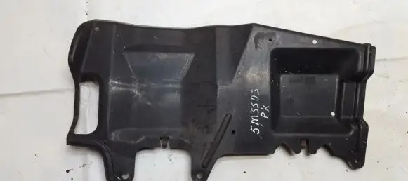 Mitsubishi Space Wagon Engine splash shield/under tray MB911731