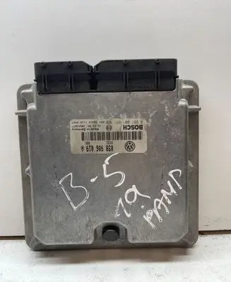 Volkswagen PASSAT B5.5 Engine control unit/module 038906019A