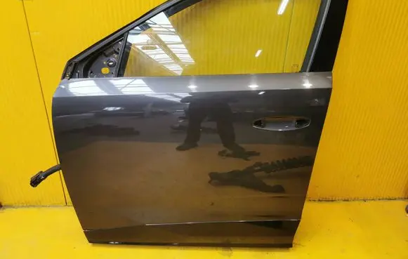 Peugeot 5008 II Front door