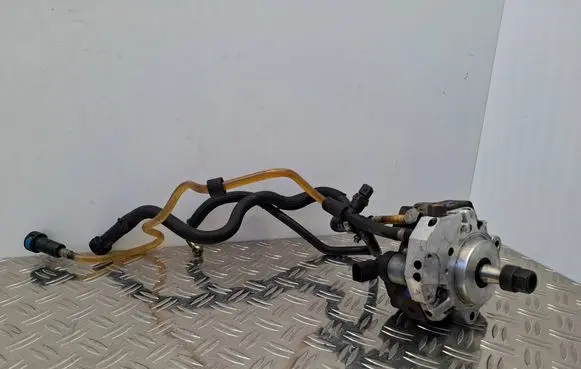 BMW 3 E90 E91 Fuel injection high pressure pump 0445010045 7788670