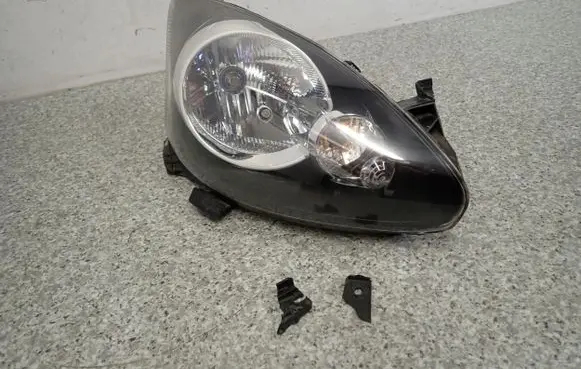 Toyota Aygo AB10 Headlight/headlamp