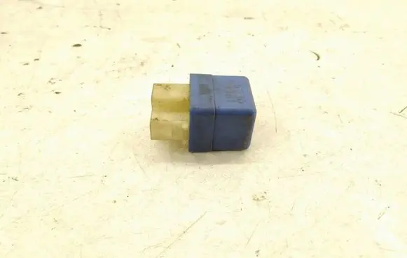 Nissan Primera Cruise control relay 2523079981