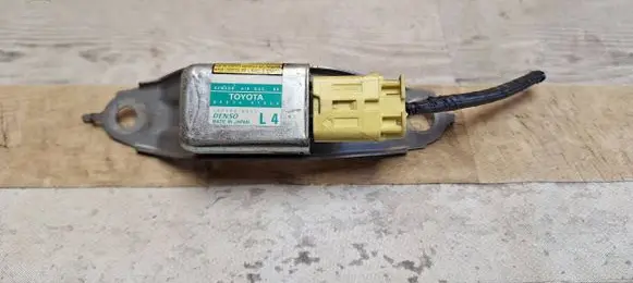 Toyota Prius (NHW20) Airbag deployment crash/impact sensor 8983447020