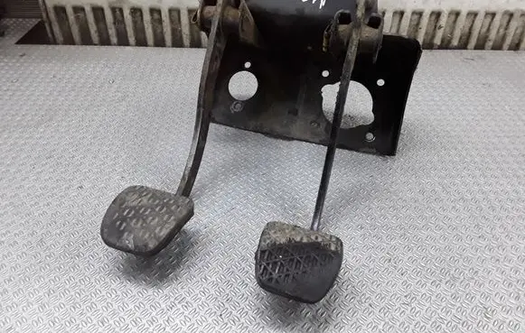 Mercedes-Benz 307 Pedal assembly 