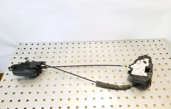 Nissan Note (E11) Rear door lock 24205078