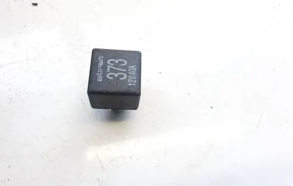 Volkswagen PASSAT B5.5 Other relay 8D0951253A 373