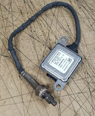 Mercedes-Benz E C207 W207 Lambda probe sensor A0009051412