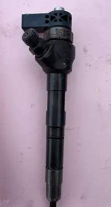 Audi A4 S4 B8 8K Fuel injector 0445110