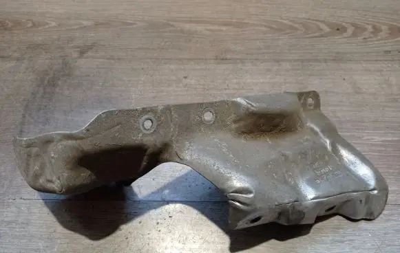 Volvo V40 Exhaust heat shield AV619N454AB