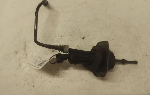 Ford Focus Clutch master cylinder 3M5148543AE