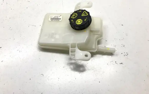 Brake fluid reservoir