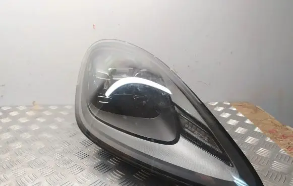 Porsche Cayenne (9Y0 9Y3) Headlight/headlamp 9Y0941034AK