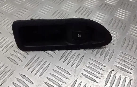 Renault Laguna II Quarter vent window switch 8200016014