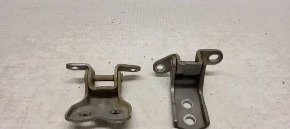 Toyota Avensis T250 Front door hinge set 