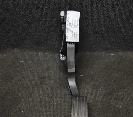 Ford Focus Accelerator throttle pedal