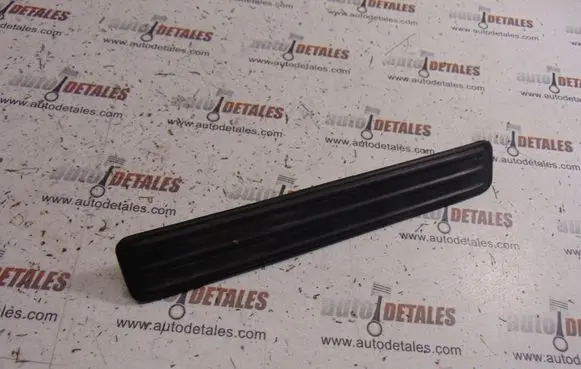 Jeep Grand Cherokee (WJ) Rear sill trim cover 5GH23TRMAA