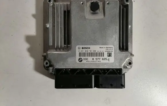 BMW 1 F20 F21 Engine control unit/module 8577625 0281030701
