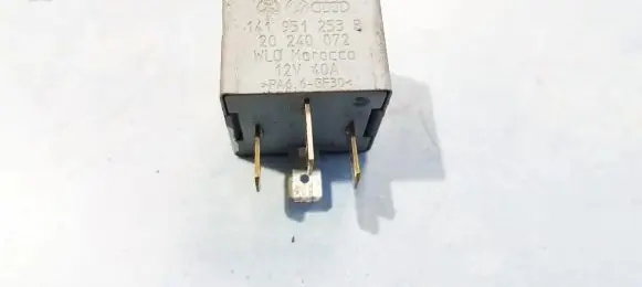 Volkswagen Touran I Other relay 141951253B 20240072