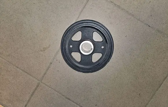 Toyota Prius (XW50) Crankshaft pulley