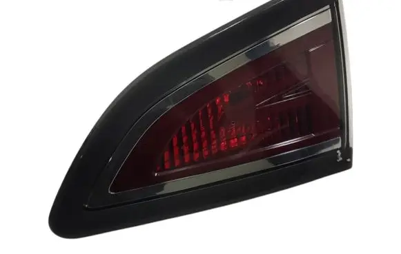 Tailgate rear/tail lights