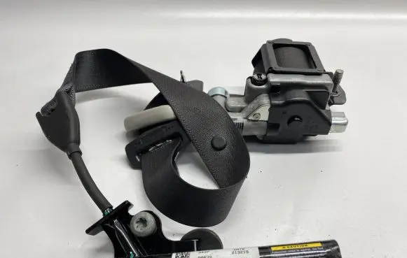 Ford Fusion Front seatbelt DG9354612D64AL35B8