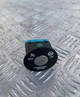 KIA Picanto Passenger airbag on/off switch 