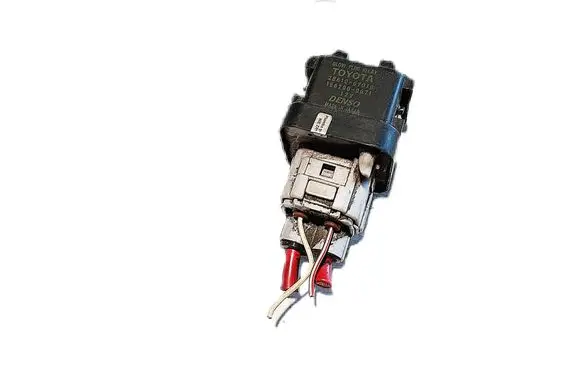 Toyota Avensis T270 Other relay 2861067010