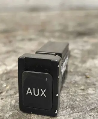Toyota Avensis T270 AUX in-socket connector FA134334 FA055831 8619005010