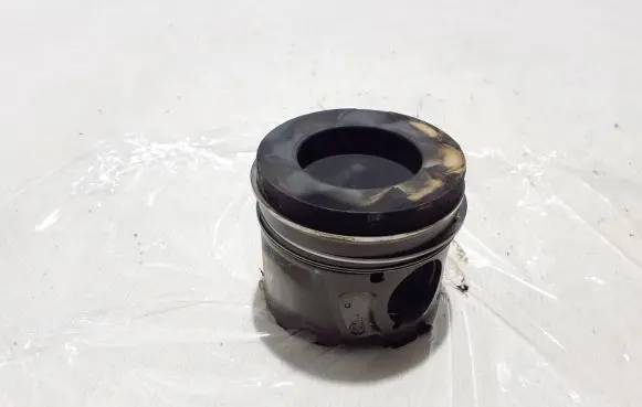 Ford Kuga II Piston with connecting rod 1886348