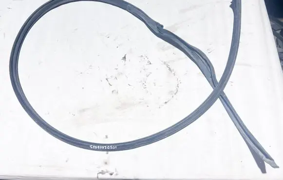 BMW 8 E31 Front door rubber seal 51711970501 1970501