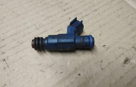 Chrysler Pacifica Fuel injector 04861615AA