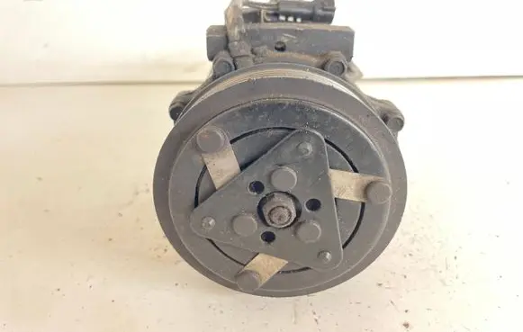 Mazda 3 I Air conditioning (A/C) compressor (pump) 3M5H19D629SB