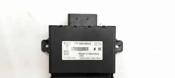 Porsche Cayenne (9Y0 9Y3) Voltage converter/converter module 7PP959663E