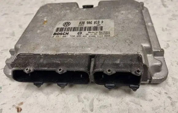 Volkswagen PASSAT B5 Engine control unit/module 038906018P 28SA3664 0281001720