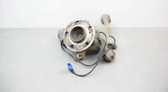 Mercedes-Benz B W246 W242 Rear wheel hub A2460306 A2465400417