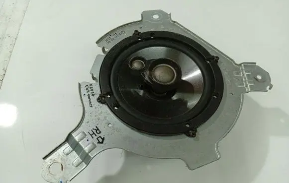 Mazda 2 Front door speaker 