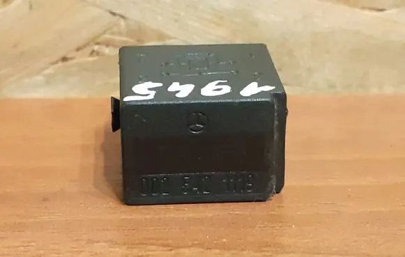 Mercedes-Benz E W211 Other relay 4RA00781300 0025421119