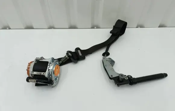 Ford Mustang VI Front seatbelt 308669910AB 0828218