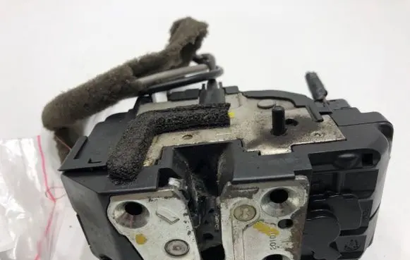 Nissan Qashqai Rear door lock