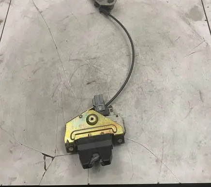 Volvo S60 Tailgate/trunk/boot lock/catch/latch 8679694 1L313 7890CZ
