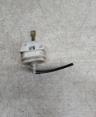 Audi A4 S4 B5 8D Central locking vacuum pump 
