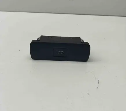 Volvo XC90 Tailgate/boot open switch button 32350330