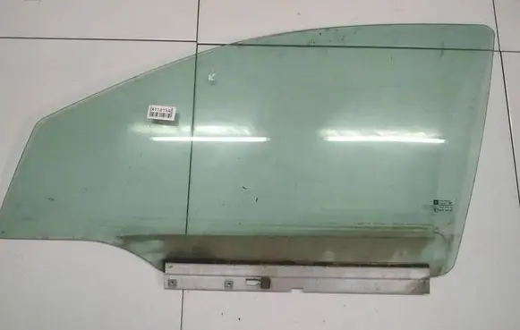 Opel Astra H Front door window glass four-door as2