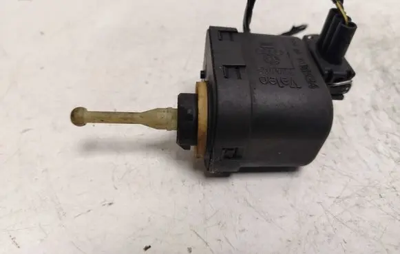 Audi A4 S4 B5 8D Headlight level adjustment motor F2018K94